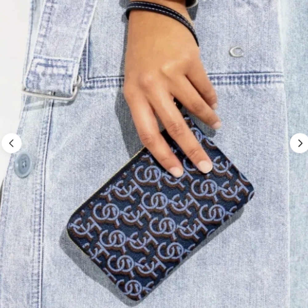 New Coach Signature Navy Denim Logo Monogram Corner Zip Wristlet - Picture 2 of 5